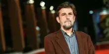 Nanni Moretti torna alla Mostra di Venezia: dalle polemiche al rifiuto della direzione artistica, un rapporto di alti e bassi