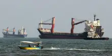 Hormuz, due petroliere in fiamme dopo aver urtato mine marine. Teheran: &laquo;Erano su rotta non autorizzata&raquo;