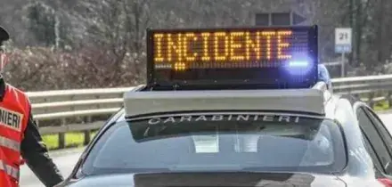 Incidente tra scooter e auto nel Nolano, morta una 26enne in sella: ferito automobilista con un'amica