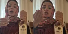 Vannacci, la moglie Camelia risponde al Financial Times (brindando con la vodka): &laquo;Ai miei amici russi, a Vladimir e al ?cavallo di Troia" di Putin&raquo;