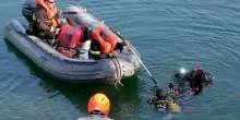 Si tuffa nel lago di Como e scompare: morto turista di 38 anni, il dramma davanti alla fidanzata