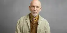 Venezia, lo spione Malkovich conquista il Lido: ovazione per il film ?Wild Horse Nine?