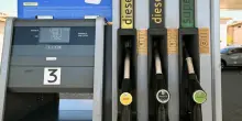 Taglio accise diesel prorogato al 10 settembre. Prezzi carburanti ancora su, benzina self a 2,046 euro