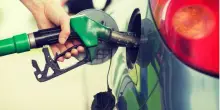 Taglio accise diesel prorogato al 10 settembre. Prezzi carburanti ancora su, benzina self a 2,046 euro