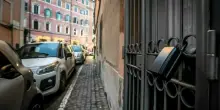 Affitti brevi, in zone sotto stress abitativo possibili limiti se il &laquo;rapporto prezzo-reddito&raquo; &egrave; sopra soglia di 8: la bozza Ue