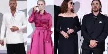 Venezia 83, pagelle look della quinta serata: il gesto di Greta Scarano (8), Susan Sarandon diva americana (8,5), Ricky Martin elegante (7)