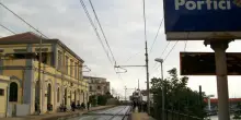 Portici, uomo travolto e ucciso da un treno a Pietrarsa: linea Salerno-Napoli bloccata