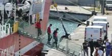 Migrante trovato morto sul traghetto, stava cercando di entrare in Italia nascosto in un'auto: il tunisino aveva 25 anni