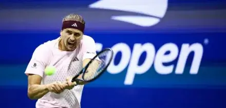 Zverev e la finale persa a Wimbledon: &laquo;Stavo giocando meglio di Sinner, poi mi sono fatto male nel terzo set&raquo;