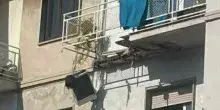 Mazara del Vallo, crolla balcone di un'abitazione: morta una donna, tre famiglie evacuate