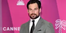 Giacomo Gianniotti, l?arrivo in Canada, le scene di nudo, la moglie make-up artist (pi&ugrave; grande di 9 anni) e Roma: &laquo;Quando torno passo sotto al palazzo dove sono cresciuto&raquo;