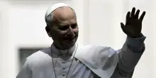 Leone XIV davanti alla Tunica di Cristo, ma le reliquie sono due: il mistero che dura da secoli