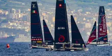 America's Cup, ecco lo show: tutti i team in acqua, brividi sul lungomare