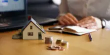 Mutui, la Bce alza i tassi: fino a 600 euro di interessi in pi&ugrave;. La simulazione: quanto si pagher&agrave; nel 2027