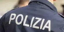 Casoria, inveisce e tenta di aggredire i poliziotti durante il controllo: arrestato 36enne