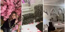 Nadia Rinaldi, la casa "autentica" a Roma: la cucina calda e accogliente, il salotto total white, la poltrona zebrata, il letto barocco con la testiera in capitonn&egrave;