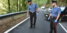 Rieti, va al funerale della madre e viende colpita da un masso sull'auto durante il corteo funebre: morta una donna di 66 anni
