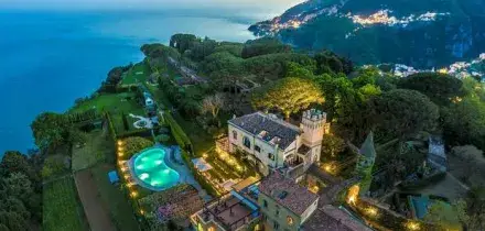 Villa Cimbrone, quanto costa sposarsi nella location del matrimonio di Ilary Blasi: storia, Terrazza dell'Infinito, camere, prezzi e ristorante Michelin