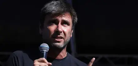 Come sta Alessandro Di Battista dopo la seconda notte al Policlinico Gemelli