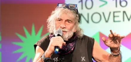Mauro Corona: &laquo;Sono stato traditore e violento. Quando scrivo non esisto pi&ugrave; e non ho paura della morte&raquo;