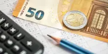 Bonus sociale, contributo straordinario e ceto medio: le misure contro il caro energia. Chi ne ha diritto e come non rischiare di perderle