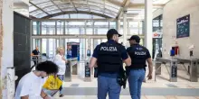 Napoli, lite sulla Cumana finisce nel sangue: feriti due minorenni