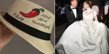Ilary Blasi e Bastian Muller sposi, il regalo per gli invitati al matrimonio: cappelli portafortuna personalizzati per tutti