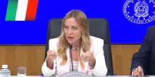 Bollo abolito, Meloni: &laquo;Altri parlano di patrimoniale, noi togliamo una delle tasse pi&ugrave; odiate&raquo;. E aggiunge: &laquo;Voglio arrivare a scadenza legislatura&raquo;