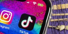 Kids act, come funziona il divieto Ue di social per gli under 13? Dalla verifica dell'et&agrave; a cosa possono fare i minori: domande e risposte