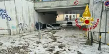 Bomba d'acqua su Firenze, oltre 45 millimetri piovuti in un'ora: infiltrazioni dentro la Galleria degli Uffizi. Bagnata teca di Caravaggio