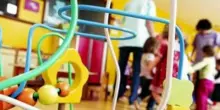 Bambino cade dal fasciatoio all'asilo nido e finisce in ospedale: le operatrici &laquo;distratte&raquo; rimaste zitte per un'ora, saranno licenziate