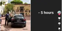 Accoltella la prof in classe a Roma, chi &egrave; il 13enne: il profilo TikTok con omicidi e stragi. L'ultimo post: &laquo;Meno 5 ore&raquo;