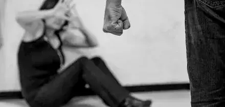 Turista violentata due volte in poche ore nel Salento: l'incubo di una ragazza di 19 anni