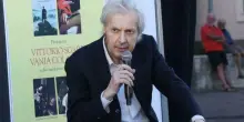Vittorio Sgarbi accolto da un lungo e commosso applauso a Ferrara: &laquo;La mostra &egrave; un?impresa&raquo;
