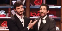 Affari Tuoi, salta il Contro Pacco di Herbert Ballerina? L?indiscrezione e quella frase di De Martino: &laquo;Stiamo l&igrave; l&igrave;?&raquo;