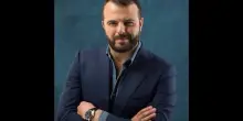 Edoardo De Angelis, il fuoco di un cinema che non smette di bruciare