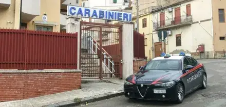 Ritrovate le sorelline di 12 e 8 anni scomparse a San Cataldo: &laquo;Stanno bene, erano rimaste chiuse in un negozio dalla sera prima&raquo;
