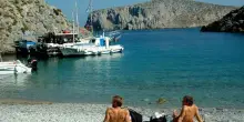 Isola privata in Grecia in vendita: 24 ettari, eliporto e ville nel cuore del Mar Egeo