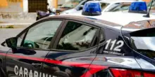 Napoli, 58enne ferito con una coltellata mentre prova a fermare una lite al Molosiglio: arrestato 19enne