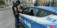 Fuga, gomitate e centrale dello spaccio azzerata: arresto show tra i vicoli di Napoli