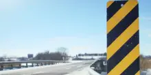 &laquo;Quei segnali neri e gialli sulla strada non sono decorativi: ecco cosa significano e perch&eacute; sono importanti&raquo;