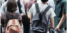 Mancano i bus per andare a scuola: il liceo riduce l'orario scolastico di 20 minuti