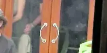 Sesso in vaporetto a Venezia, imbarazzo e choc tra i passeggeri: il video diventa virale. Ecco cosa rischiano i due giovani