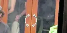 Atti osceni sul vaporetto di Venezia, il video scandalizza i passeggeri: identificati i protagonisti