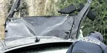 Accusato di omicidio stradale, guida senza patente dopo l'incidente in cui mor&igrave; la fidanzata: gli agenti lo riconoscono