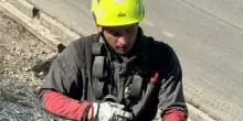 Andrea Moretti, chi era l'operaio morto al Colosseo: da Teramo per lavorare a Roma, lascia 3 sorelle. Meloni: &laquo;Inaccettabile, faremo piena luce&raquo;