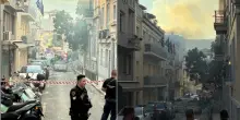 Palazzina crolla vicino all?Acropoli, si cercano cinque dispersi: tra loro tre turisti americani. Ipotesi fuga di gas