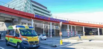 Perdono la casa e dormono in auto nel parcheggio dell'ospedale: &laquo;Non riusciamo a trovare un alloggio per noi&raquo;