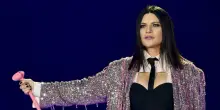 Laura Pausini, l?amore per il marito Paolo Carta, il "litigio" con Gianluca Grignani, Sanremo e la dieta: &laquo;Bisogna eliminare le persone false, oltre ai carboidrati&raquo;