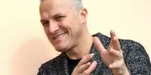 Max Paiella: &laquo;Volevo fare lo scultore, adesso sogno il kung-fu. L'analista? Lo consiglio a tutti&raquo;